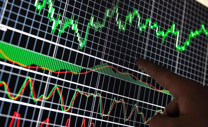 angled green and black forex chart